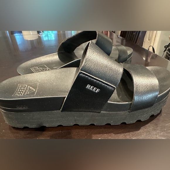 Gently used Reef Cushion Bounce Vista Sandals - Picture 3 of 4